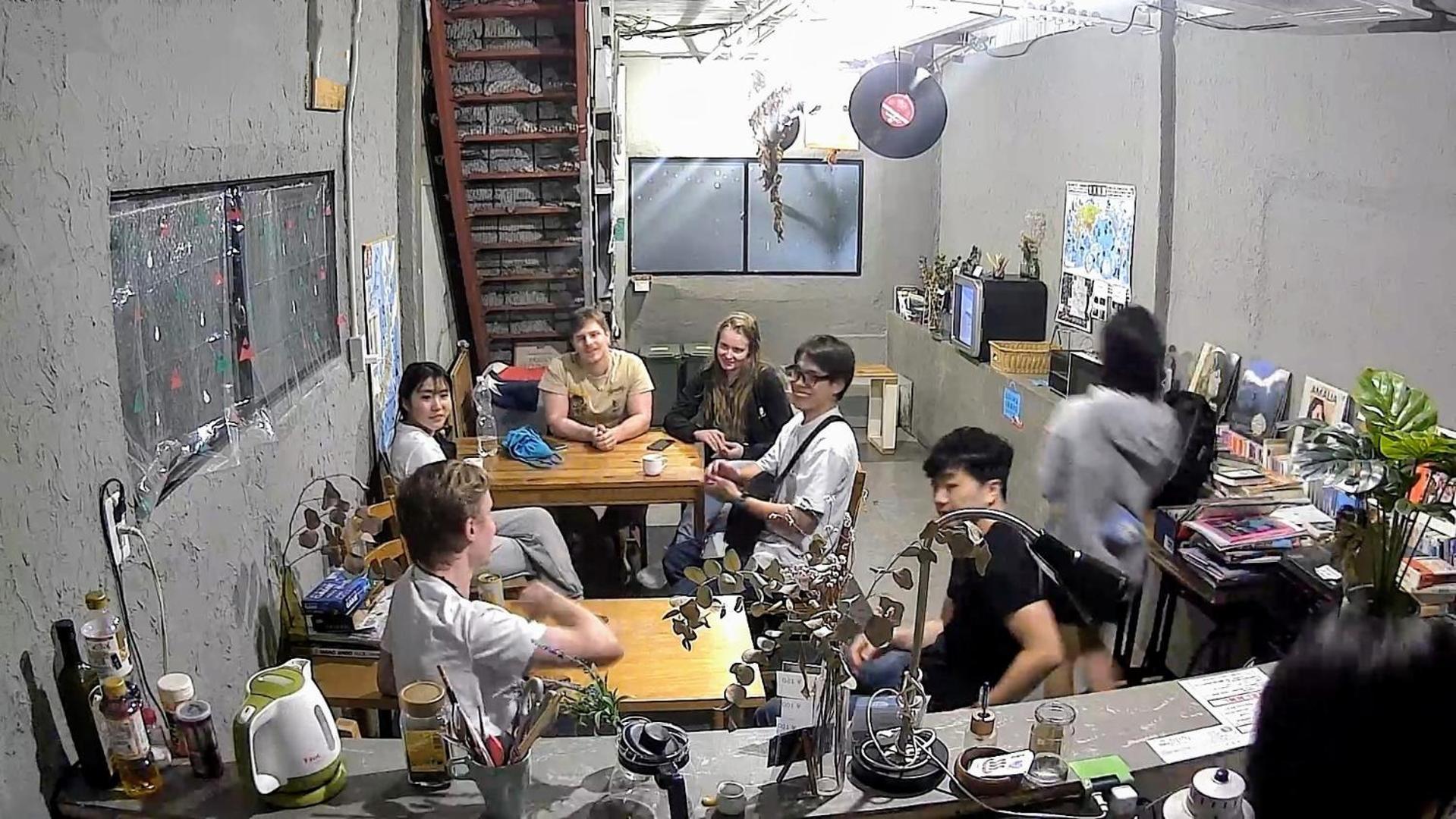 Tonarino Hostel For Backpackers โกเบ ภายนอก รูปภาพ
